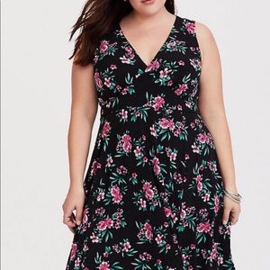 Torrid flowers v neck dress size 2XL